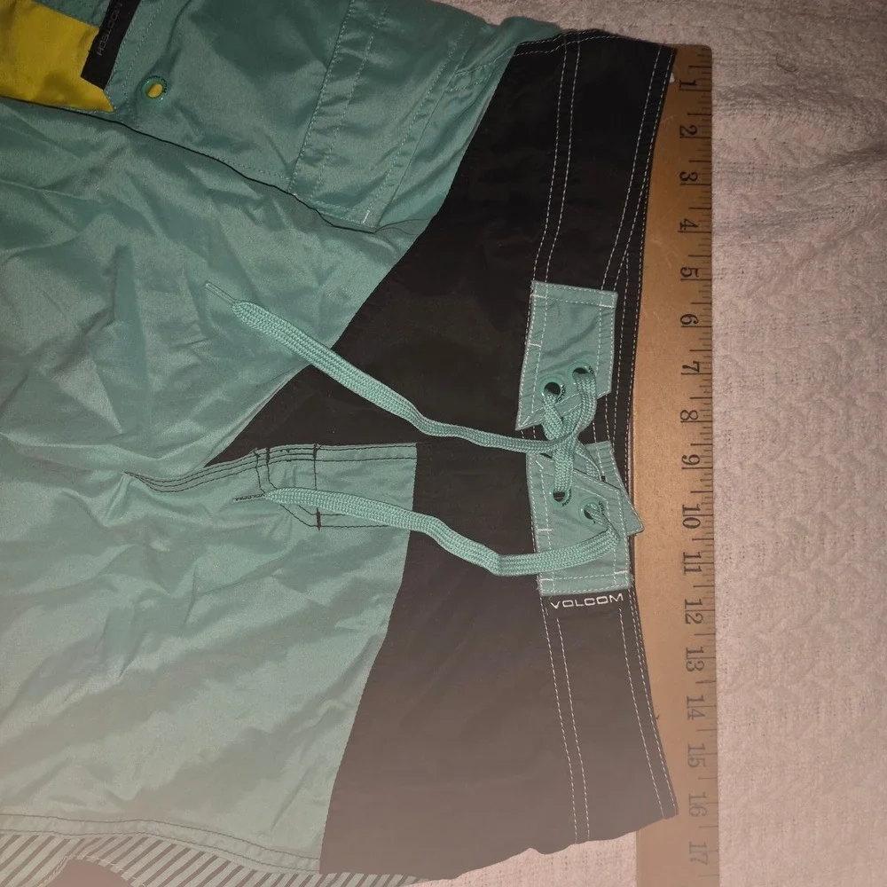 Volcom dive into